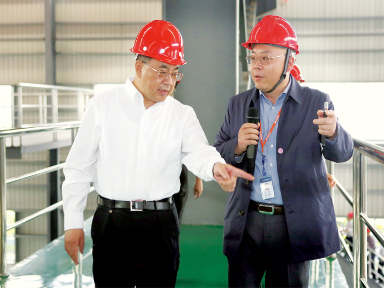 2014年5月，中央政治局委员、广东省委书记胡春华一行莅临肇庆宏旺考察、调研