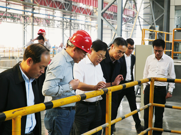 2015年10月，福建省宁德市委书记廖小军、青山控股项光达主席等一行莅临福建宏旺考察、调研