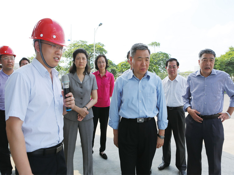 2014年5月，广东省人大常委会主任黄龙云一行莅临肇庆宏旺考察、调研