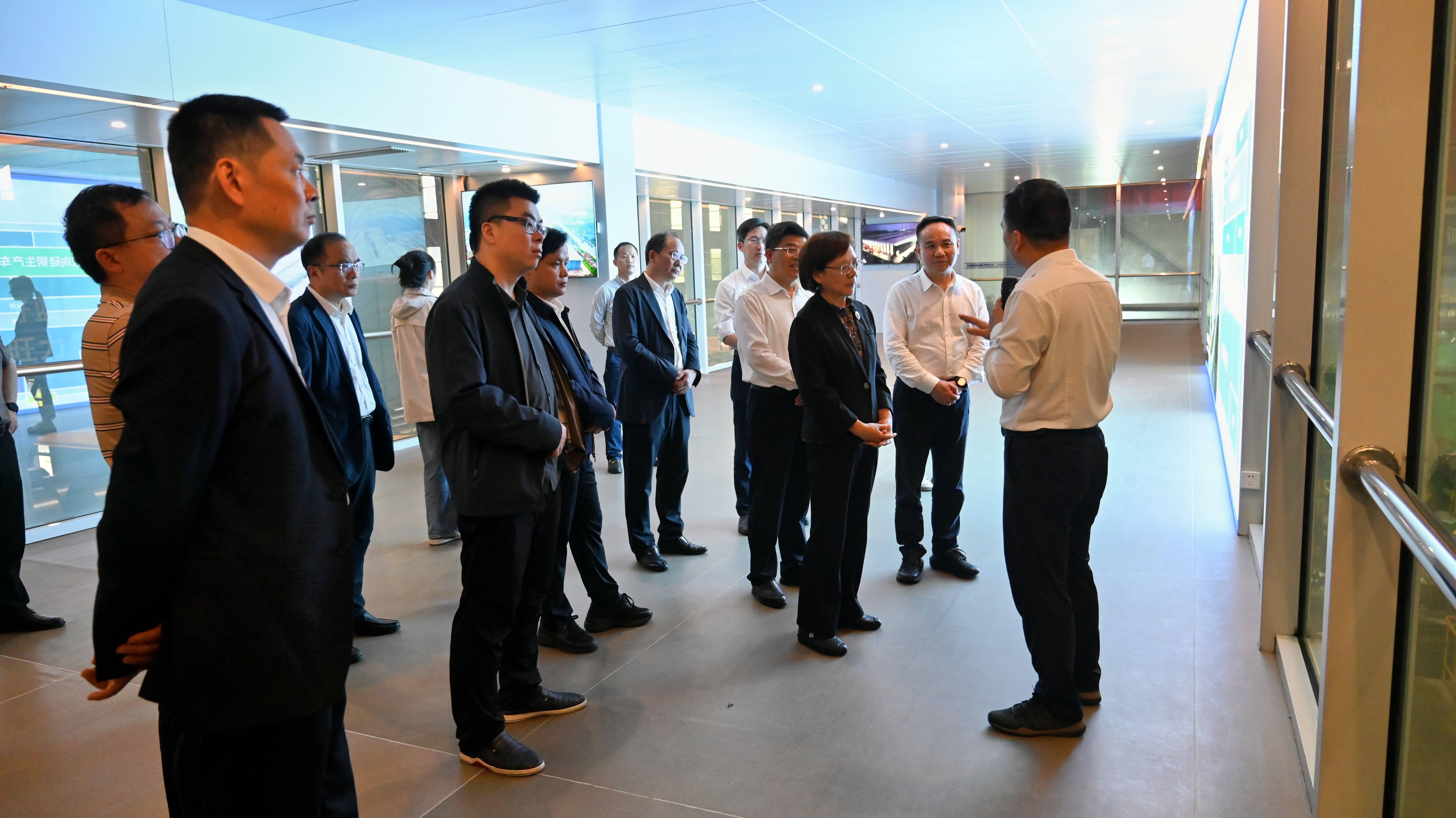 2024年4月，湖南省人大常委会党组成员、新能源产业链链长谢建辉一行莅临湖南宏旺调研