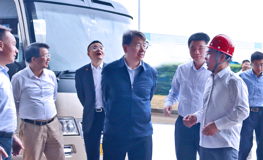 2023年9月，湖南省政协副主席、省工商联主席张健一行莅临湖南宏旺调研